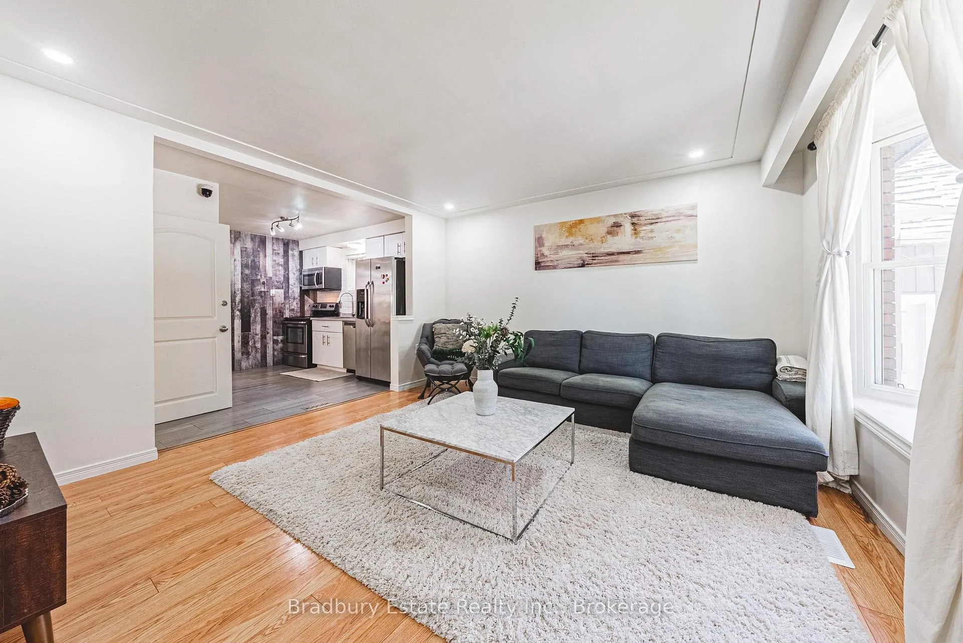 Photo 3 of 13 East 21st Street, Hamilton, Eastmount — HOMEH