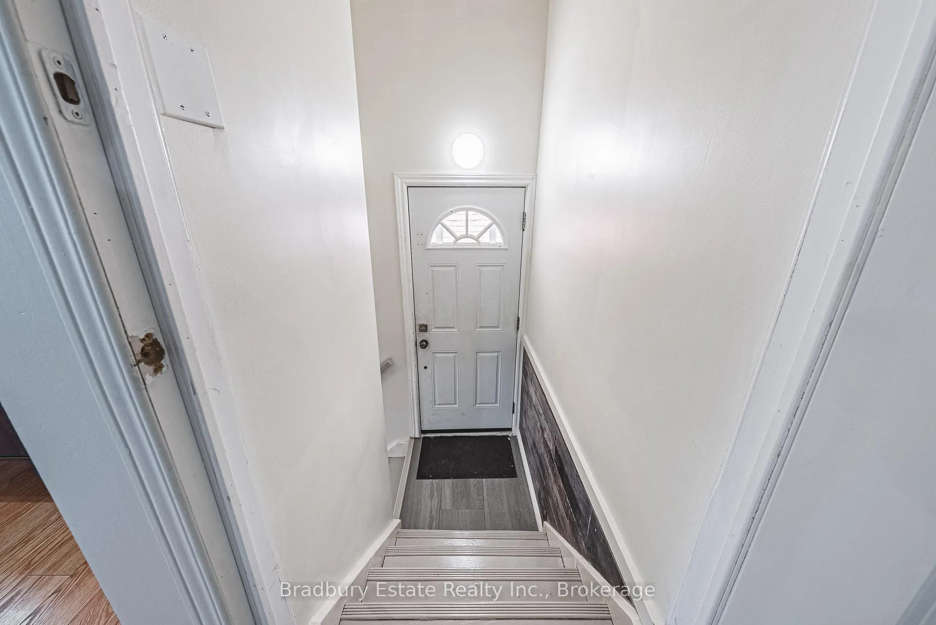 Photo 12 of 13 East 21st Street, Hamilton, Eastmount — HOMEH
