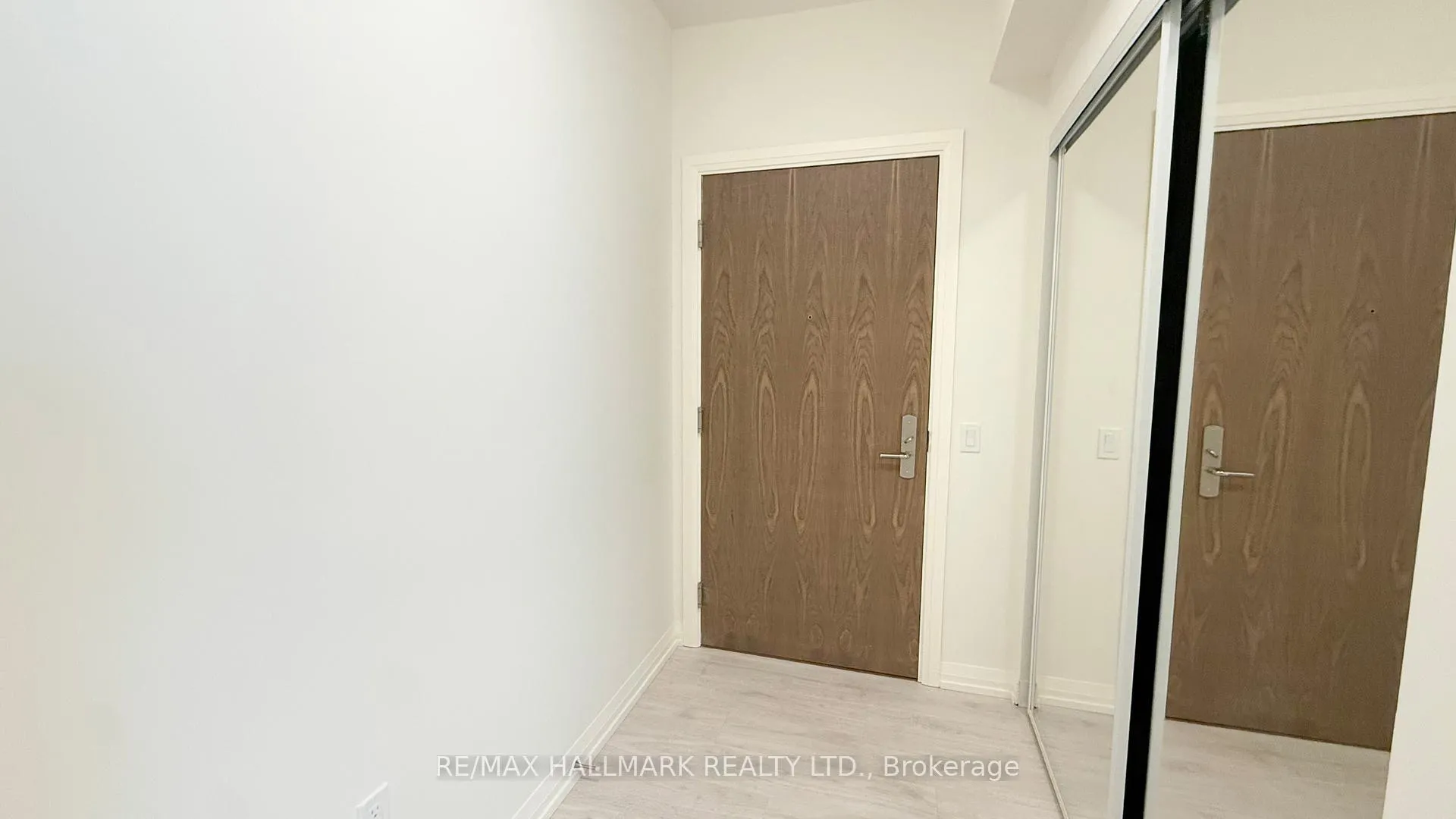 Photo 2 of Unit 2502, 27 Korda Gate, Vaughan, Vellore Village — HOMEH