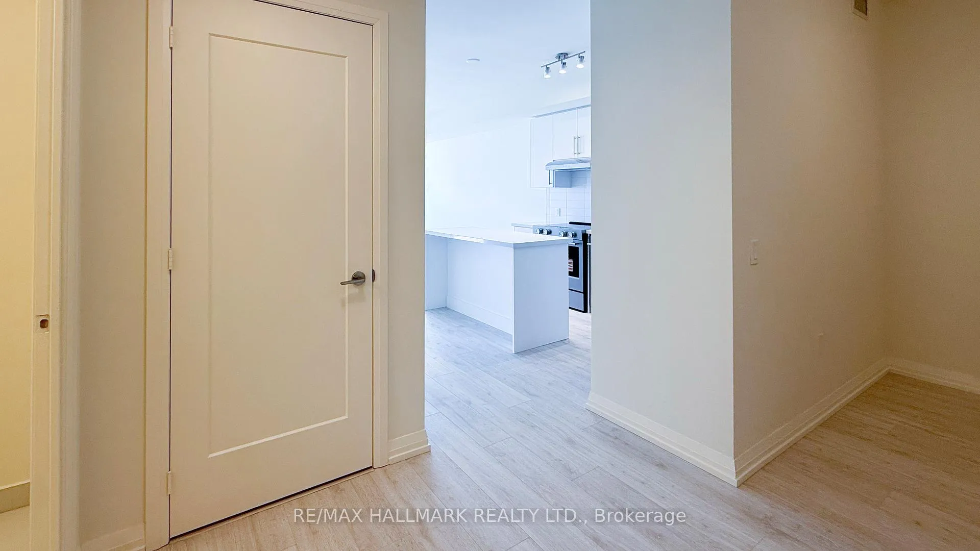 Photo 3 of Unit 2502, 27 Korda Gate, Vaughan, Vellore Village — HOMEH