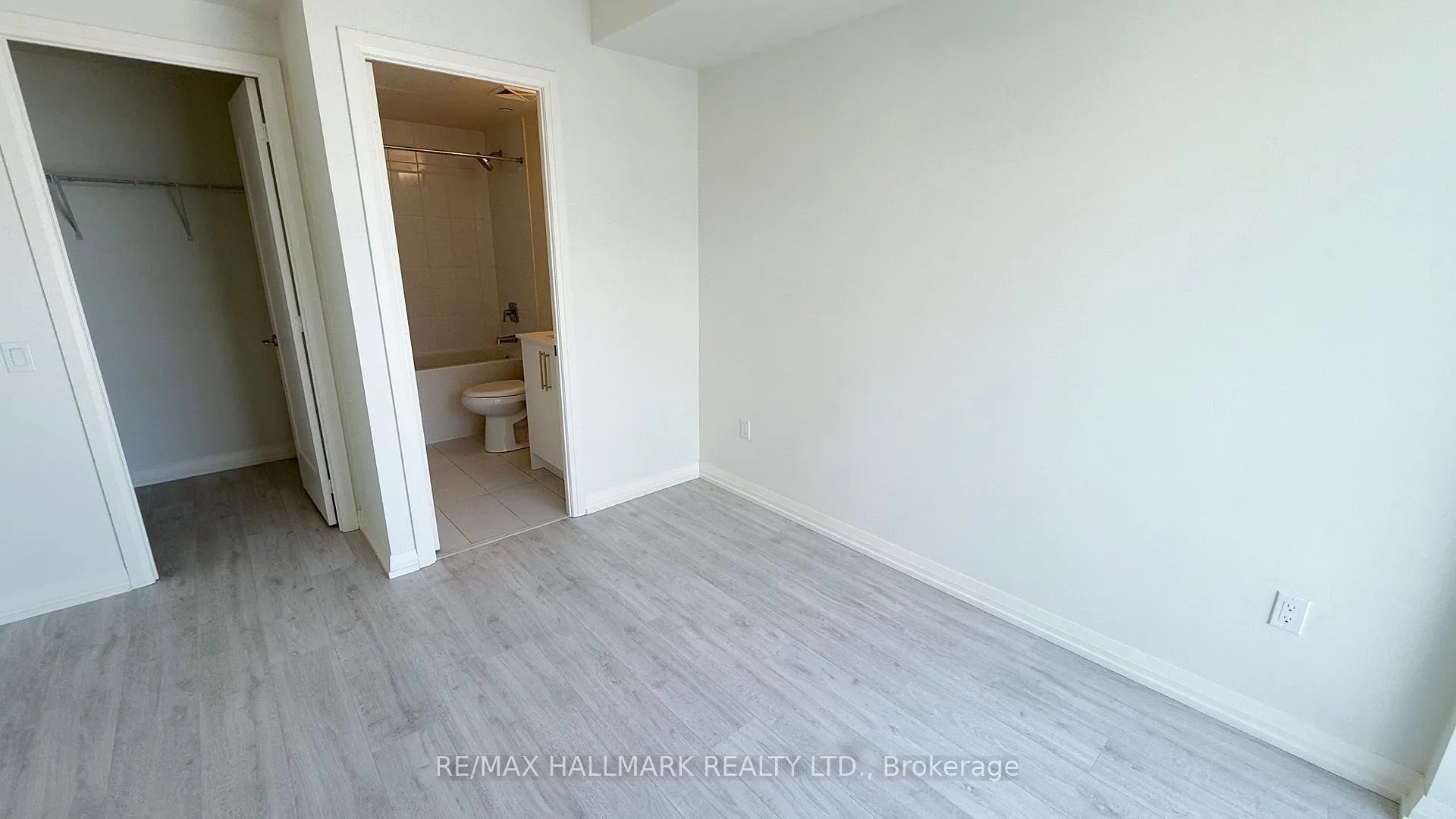 Photo 4 of Unit 2502, 27 Korda Gate, Vaughan, Vellore Village — HOMEH