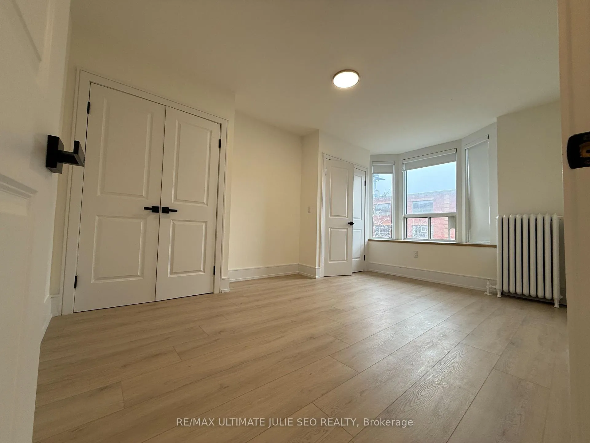 Front of Unit 200, 810 Bloor Street W