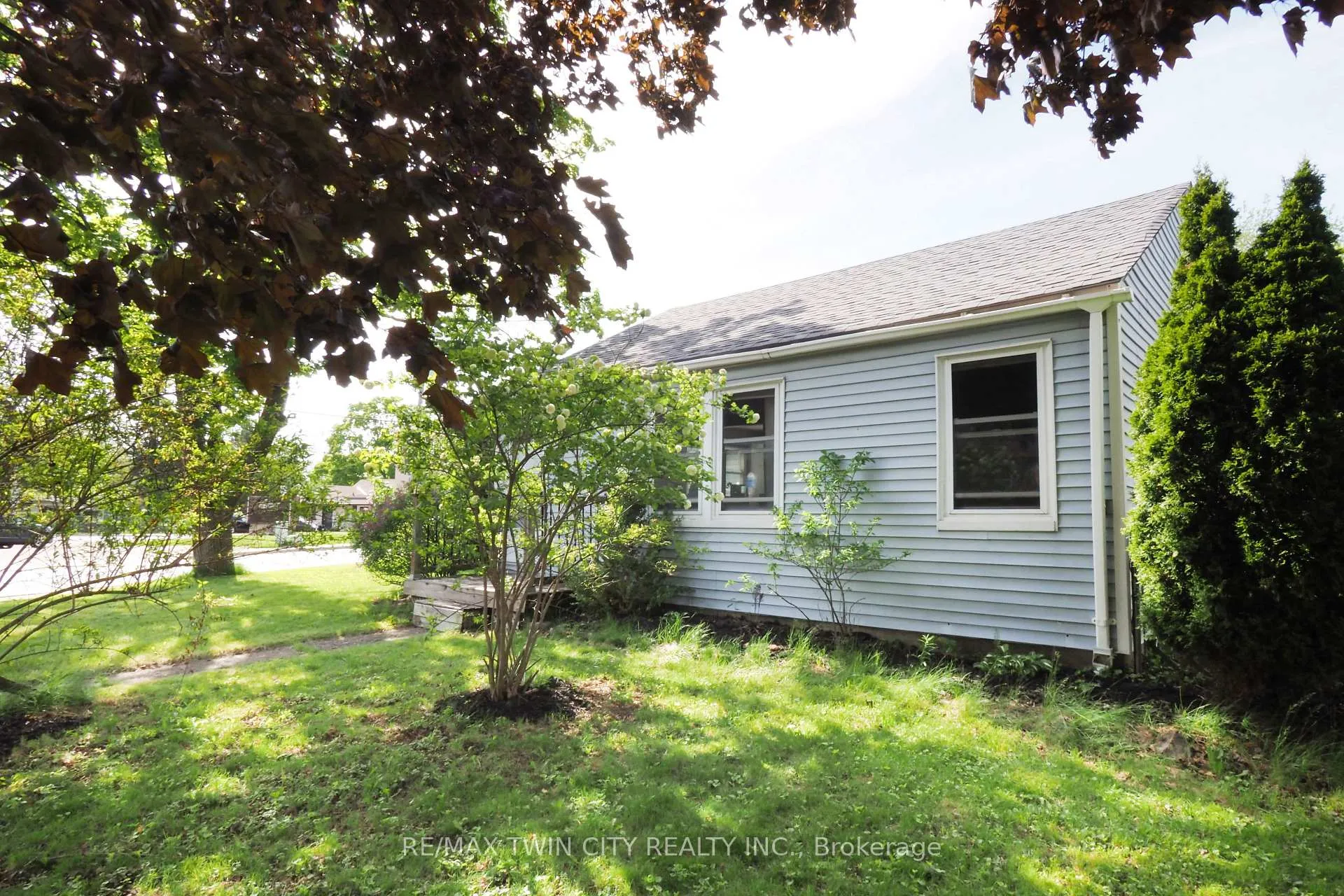 Photo 3 of 1 Forbes Street, Cambridge, Hespeler Village — HOMEH