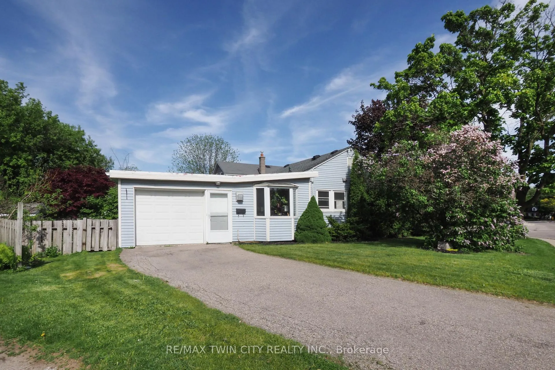 Photo 4 of 1 Forbes Street, Cambridge, Hespeler Village — HOMEH