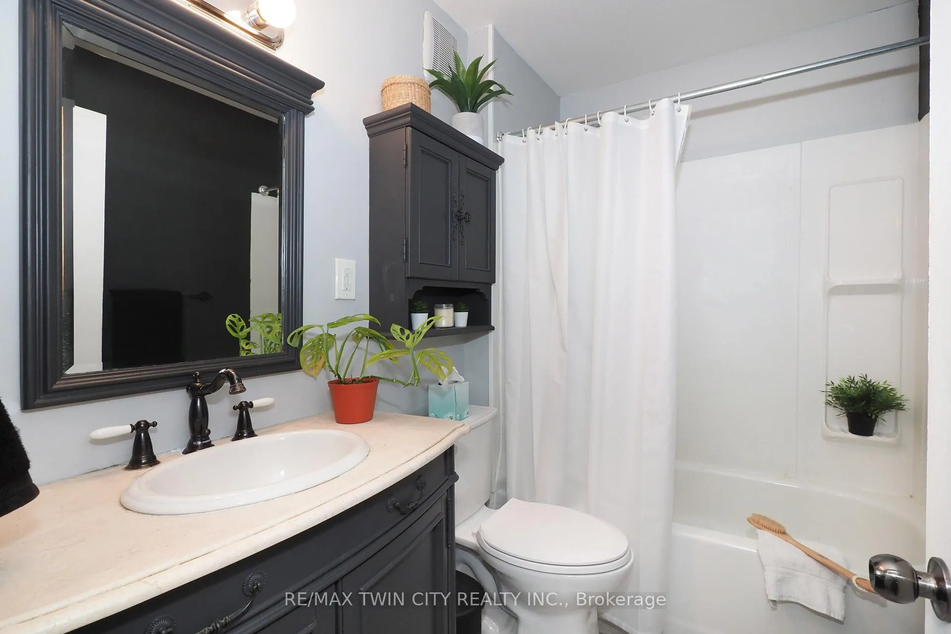 Photo 22 of 1 Forbes Street, Cambridge, Hespeler Village — HOMEH