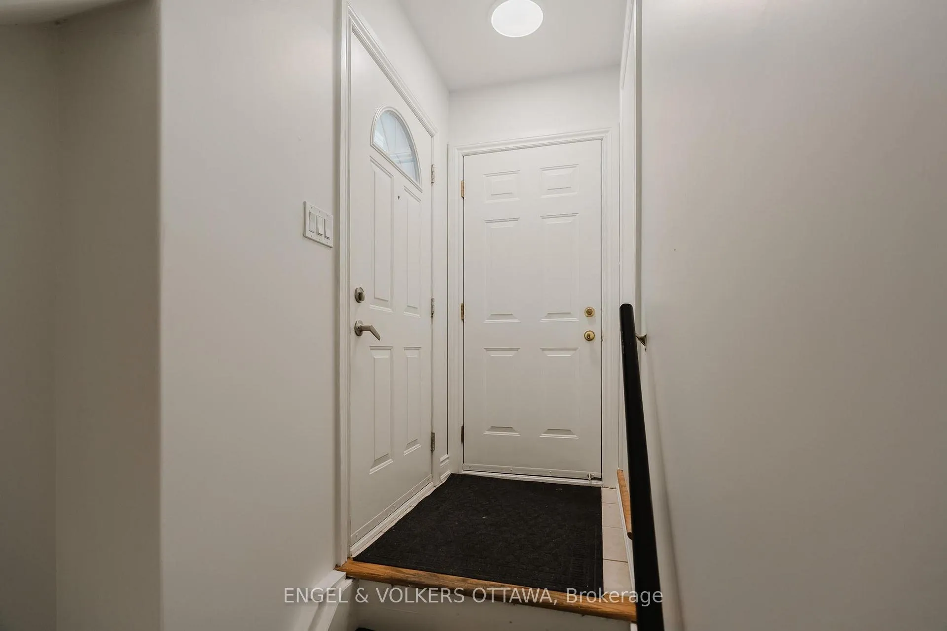 Photo 4 of Unit B, 1649 Rosebella Avenue, Ottawa, Sawmill Creek/Timbermill — HOMEH