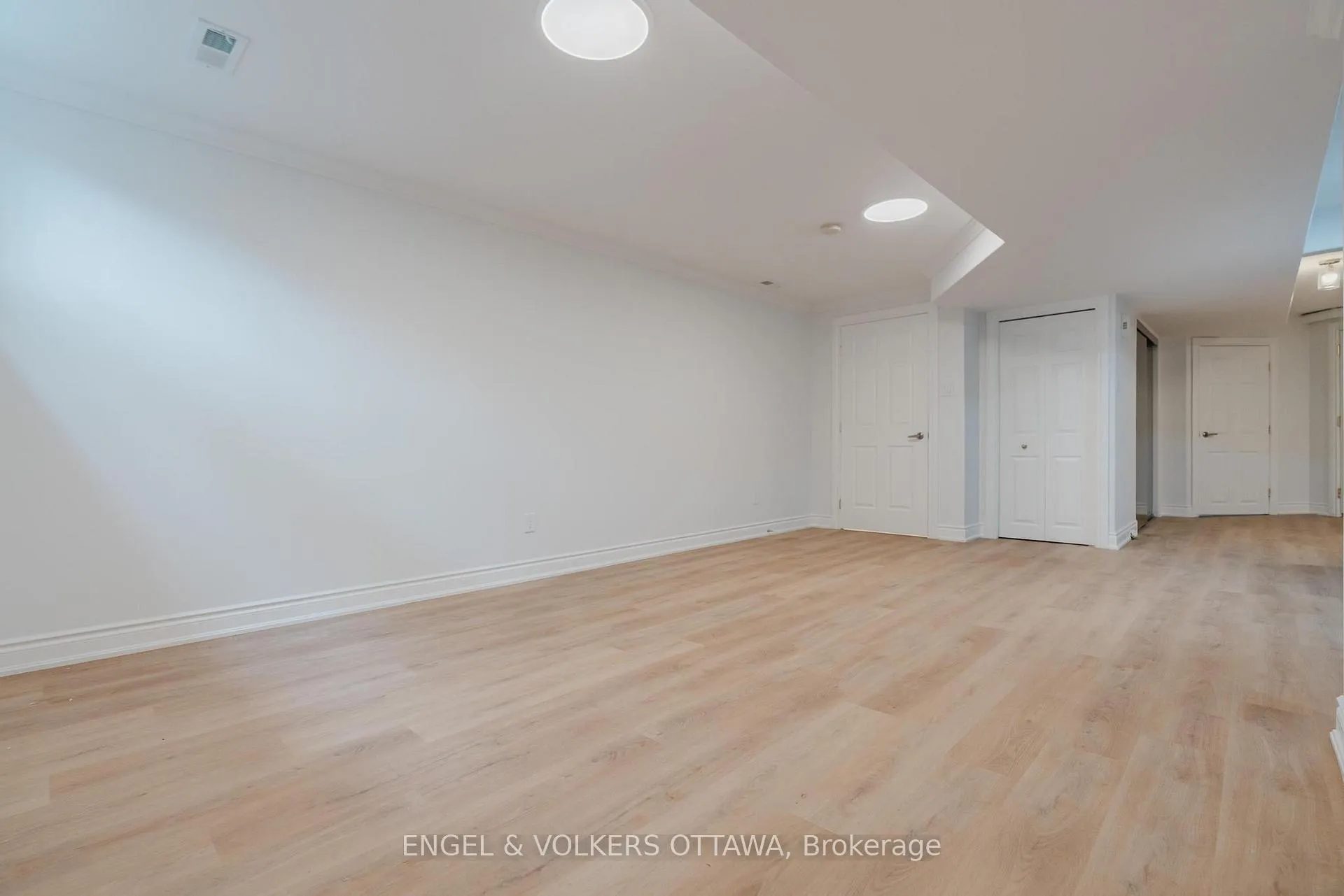 Photo 12 of Unit B, 1649 Rosebella Avenue, Ottawa, Sawmill Creek/Timbermill — HOMEH