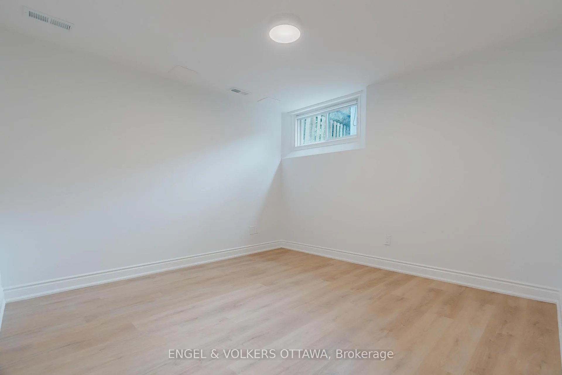 Photo 15 of Unit B, 1649 Rosebella Avenue, Ottawa, Sawmill Creek/Timbermill — HOMEH