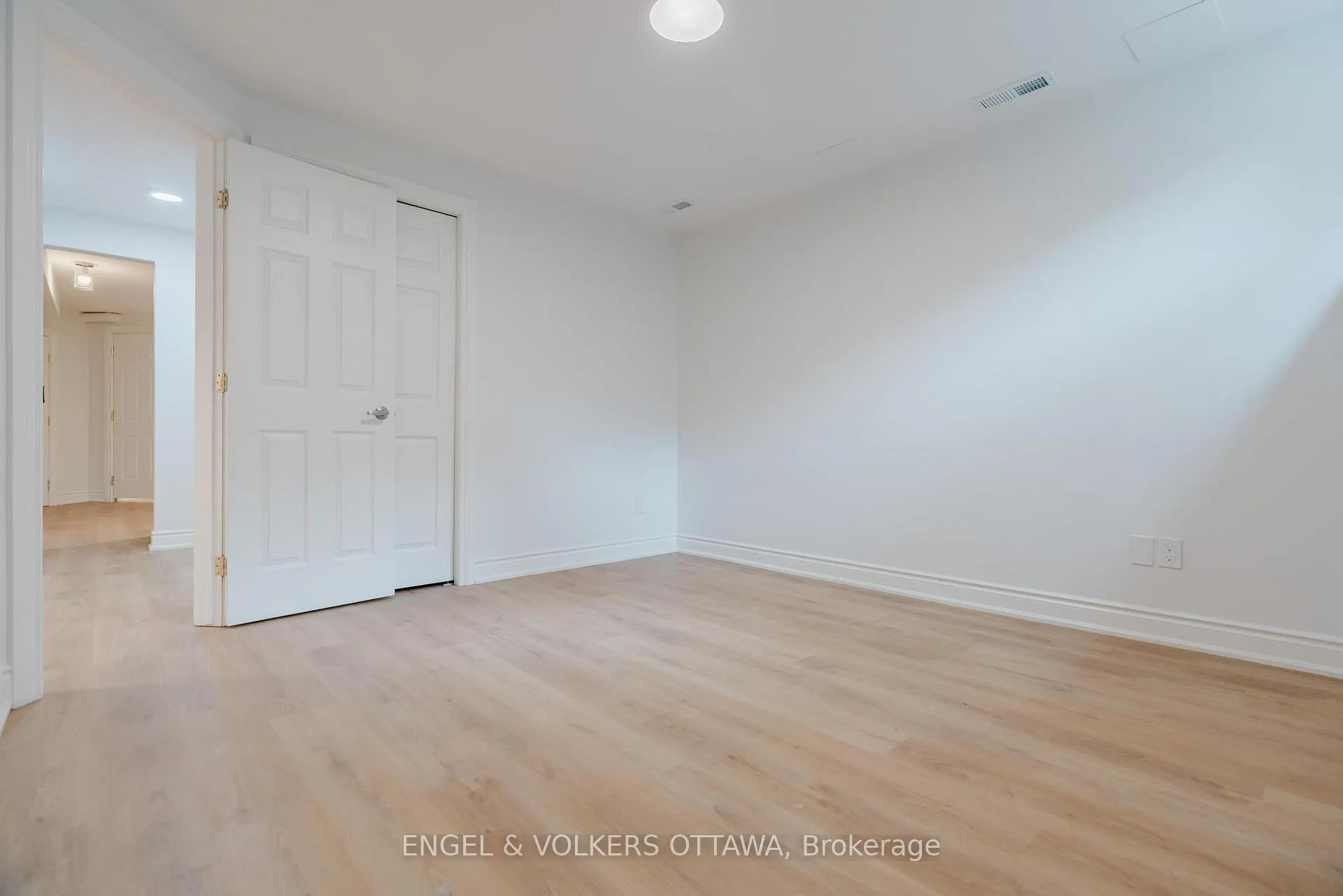 Photo 16 of Unit B, 1649 Rosebella Avenue, Ottawa, Sawmill Creek/Timbermill — HOMEH