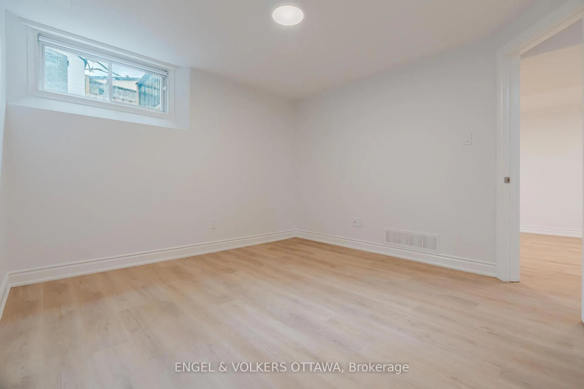 Photo 18 of Unit B, 1649 Rosebella Avenue, Ottawa, Sawmill Creek/Timbermill — HOMEH
