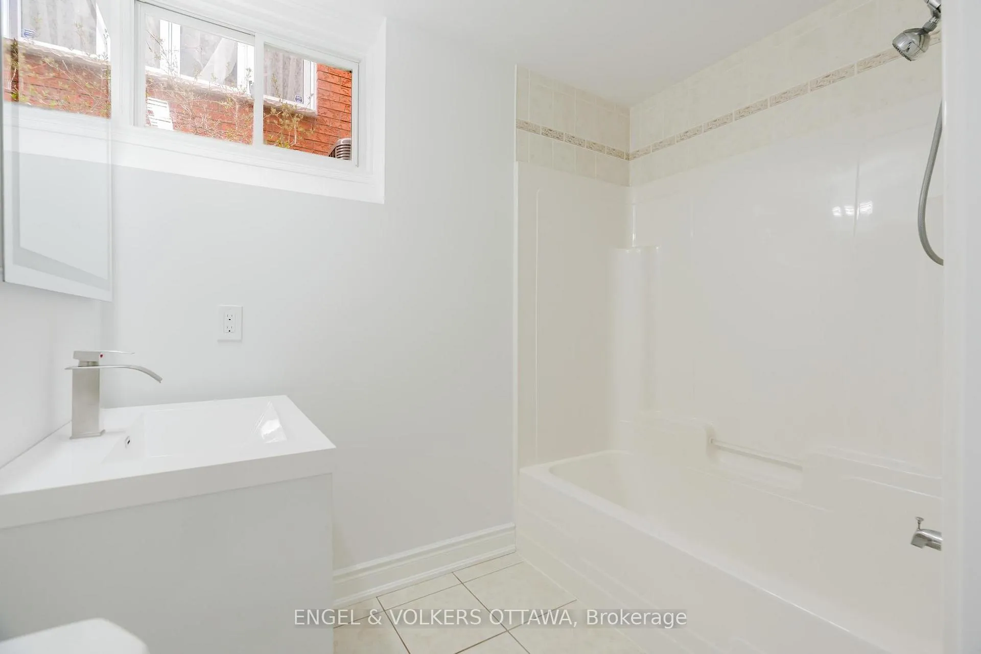 Photo 21 of Unit B, 1649 Rosebella Avenue, Ottawa, Sawmill Creek/Timbermill — HOMEH