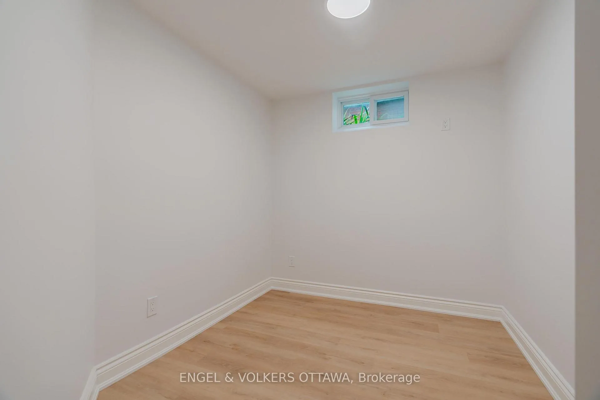Photo 33 of Unit B, 1649 Rosebella Avenue, Ottawa, Sawmill Creek/Timbermill — HOMEH