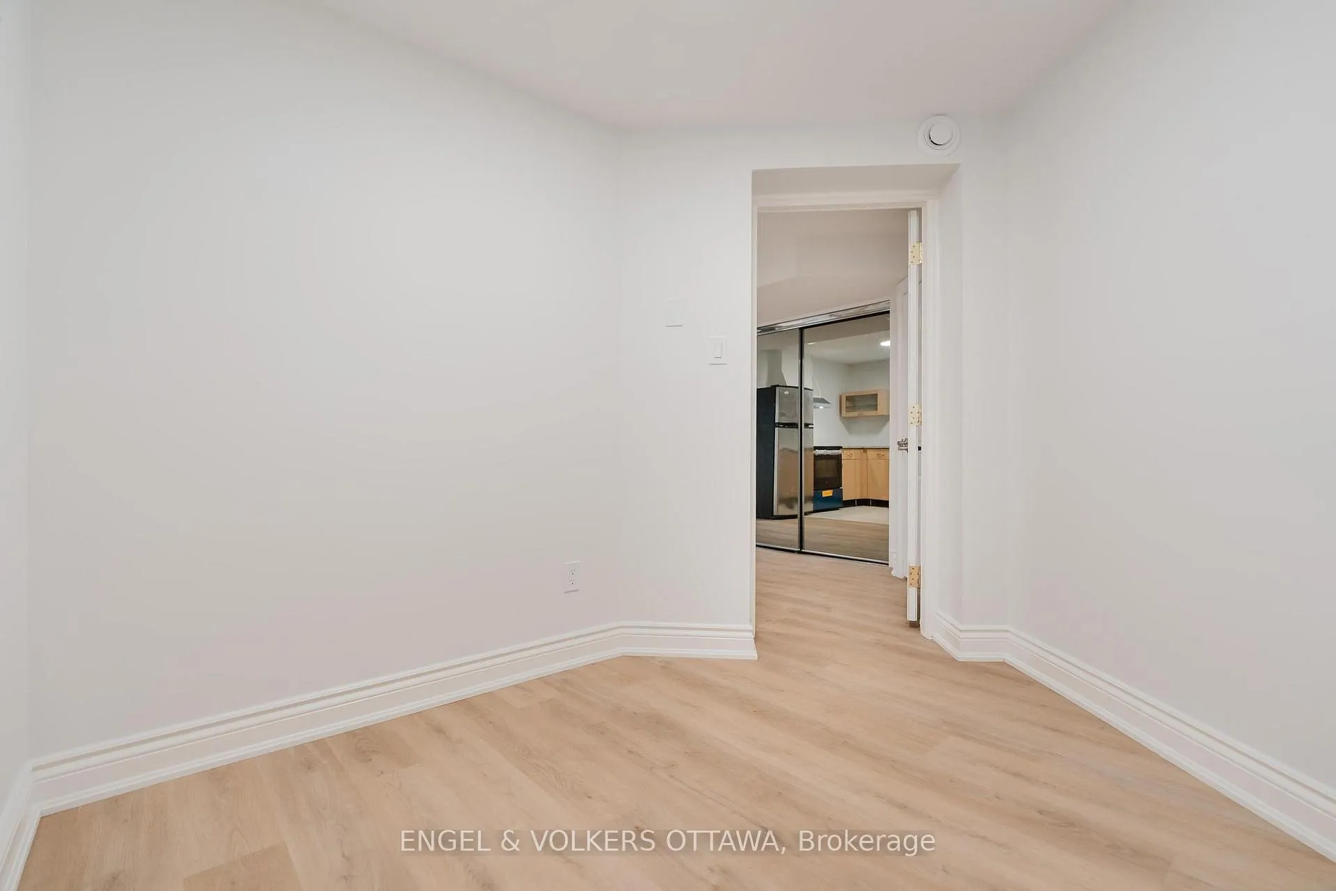 Photo 35 of Unit B, 1649 Rosebella Avenue, Ottawa, Sawmill Creek/Timbermill — HOMEH
