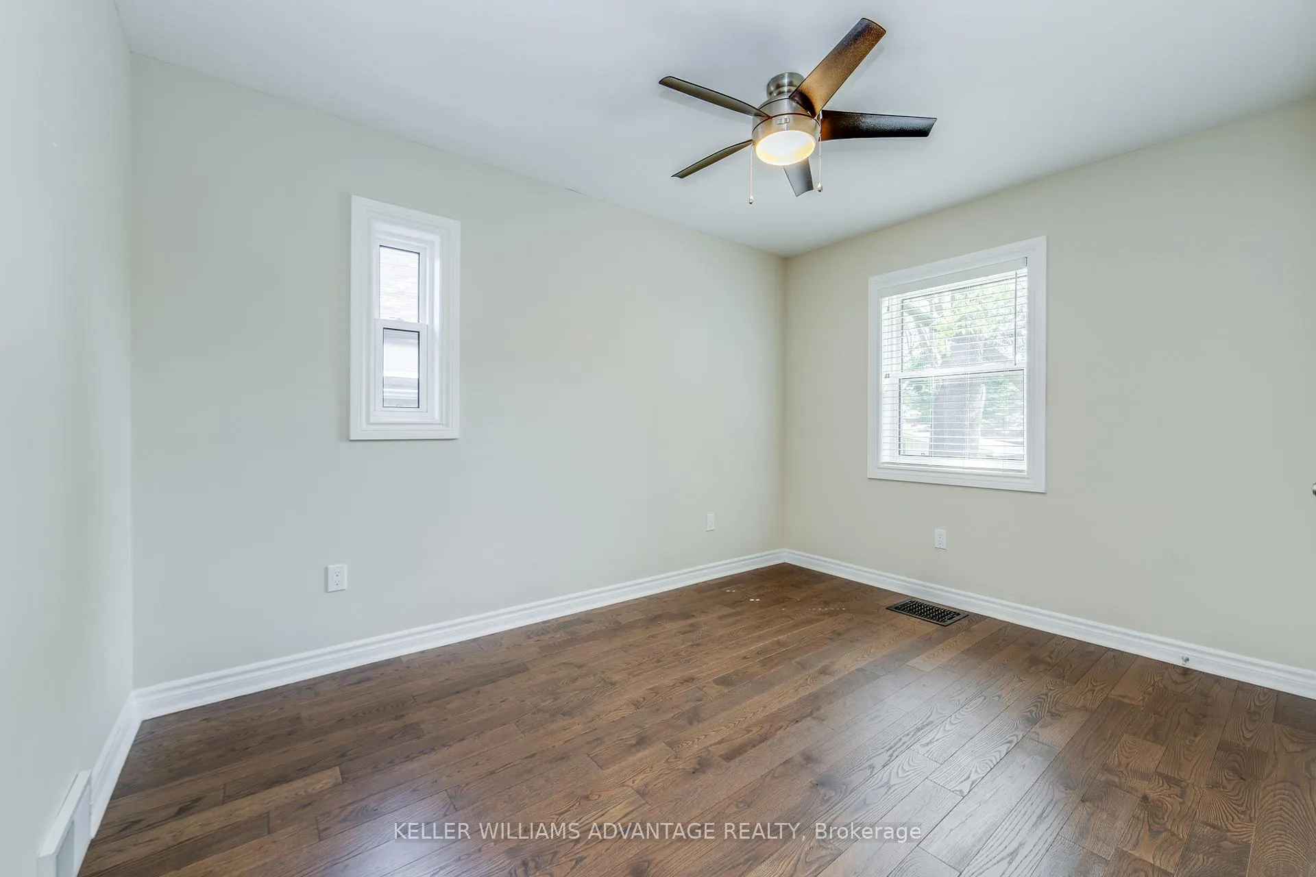 Photo 8 of 57 Red Deer Avenue, Scarborough, Birchcliffe-Cliffside — HOMEH