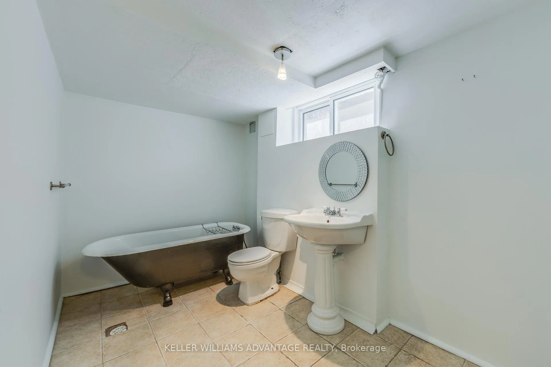 Photo 11 of 57 Red Deer Avenue, Scarborough, Birchcliffe-Cliffside — HOMEH