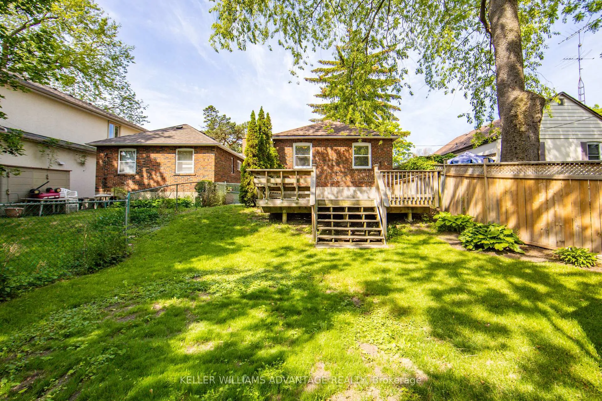 Photo 13 of 57 Red Deer Avenue, Scarborough, Birchcliffe-Cliffside — HOMEH