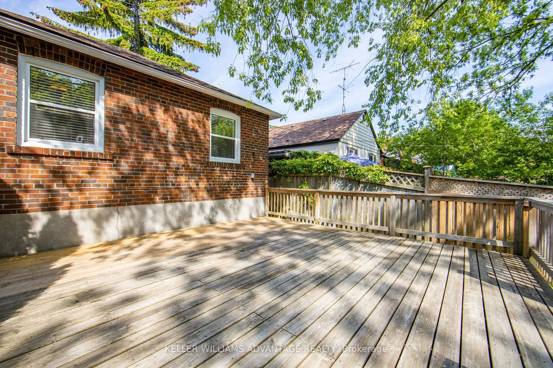 Photo 15 of 57 Red Deer Avenue, Scarborough, Birchcliffe-Cliffside — HOMEH