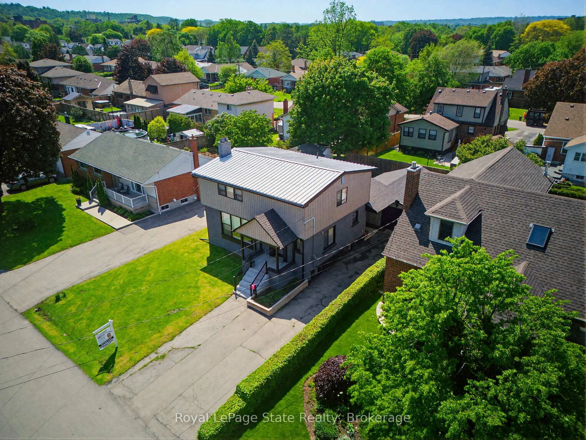 Photo 2 of 91 First Street N, Hamilton, Stoney Creek — HOMEH