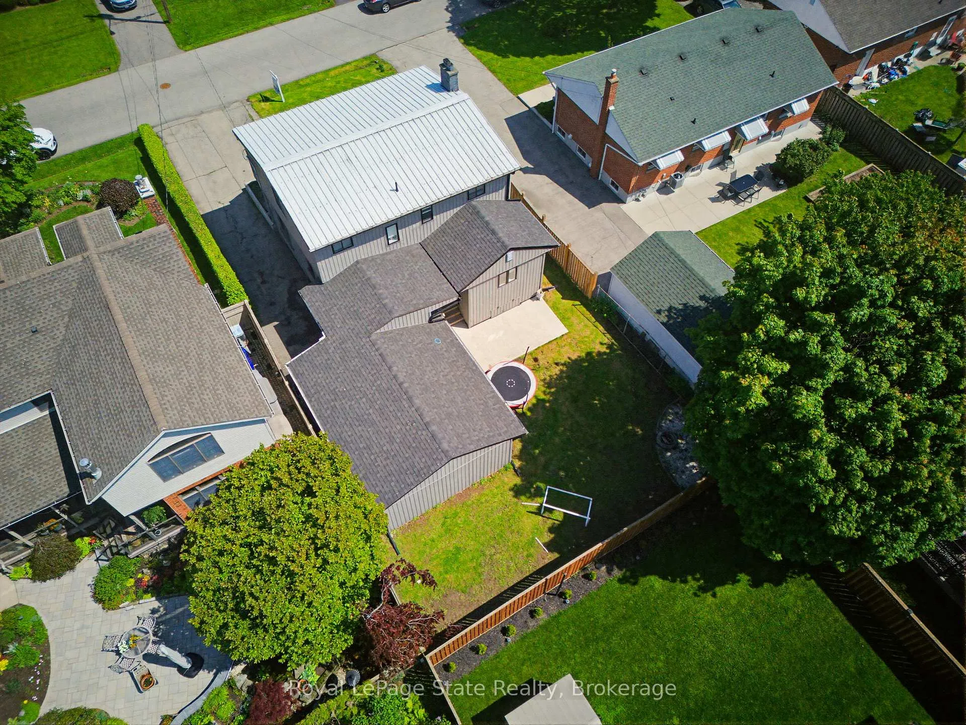 Photo 4 of 91 First Street N, Hamilton, Stoney Creek — HOMEH