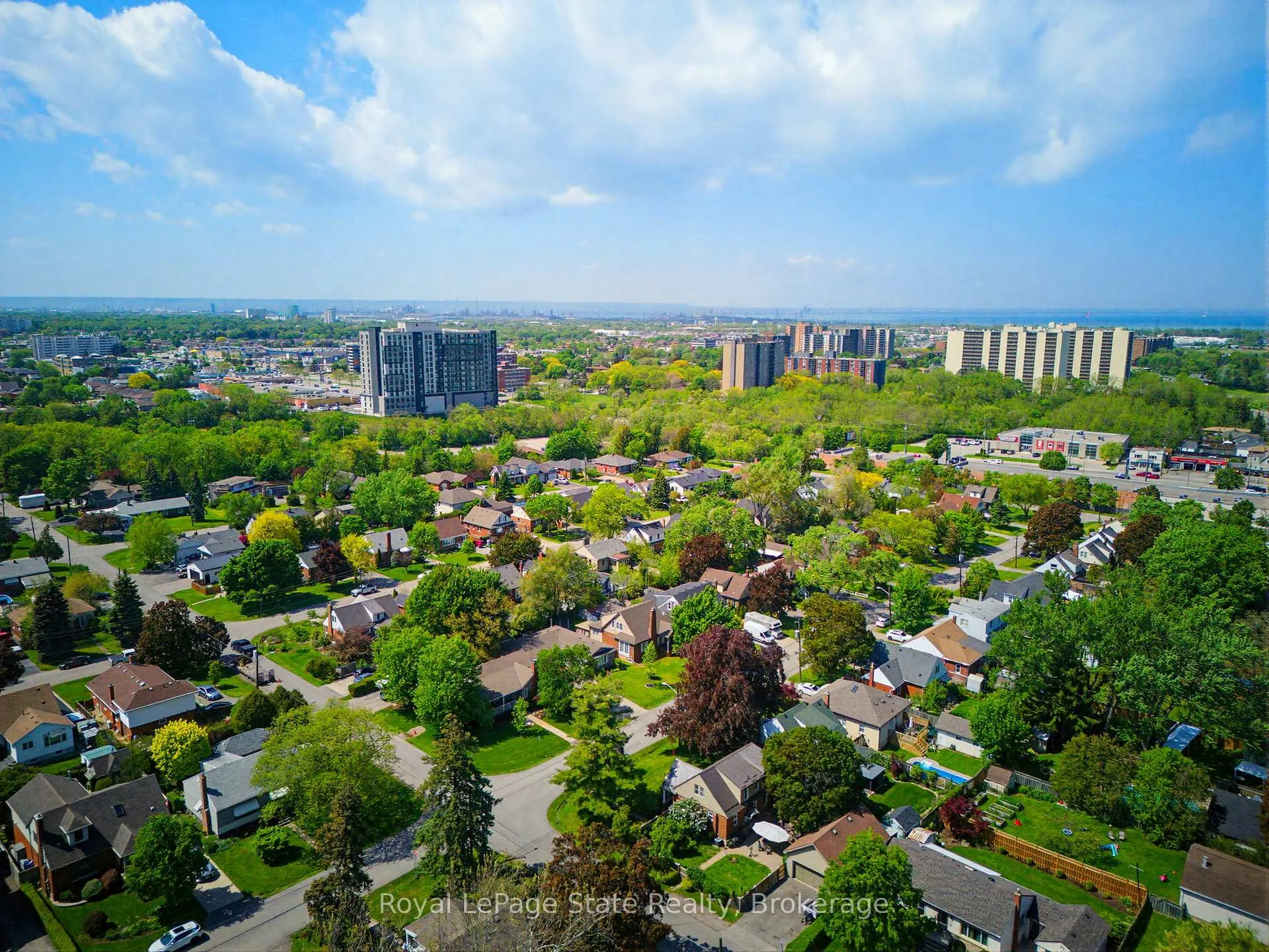 Photo 7 of 91 First Street N, Hamilton, Stoney Creek — HOMEH