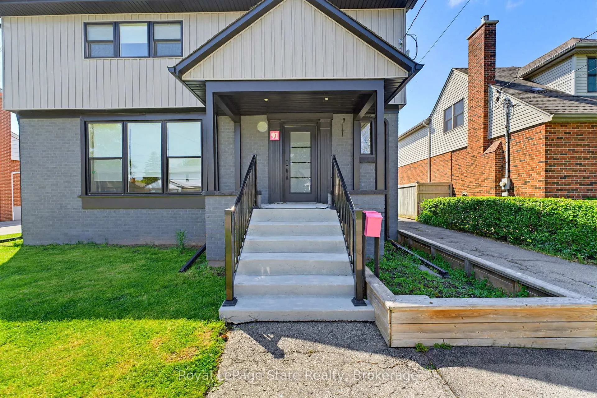Photo 10 of 91 First Street N, Hamilton, Stoney Creek — HOMEH