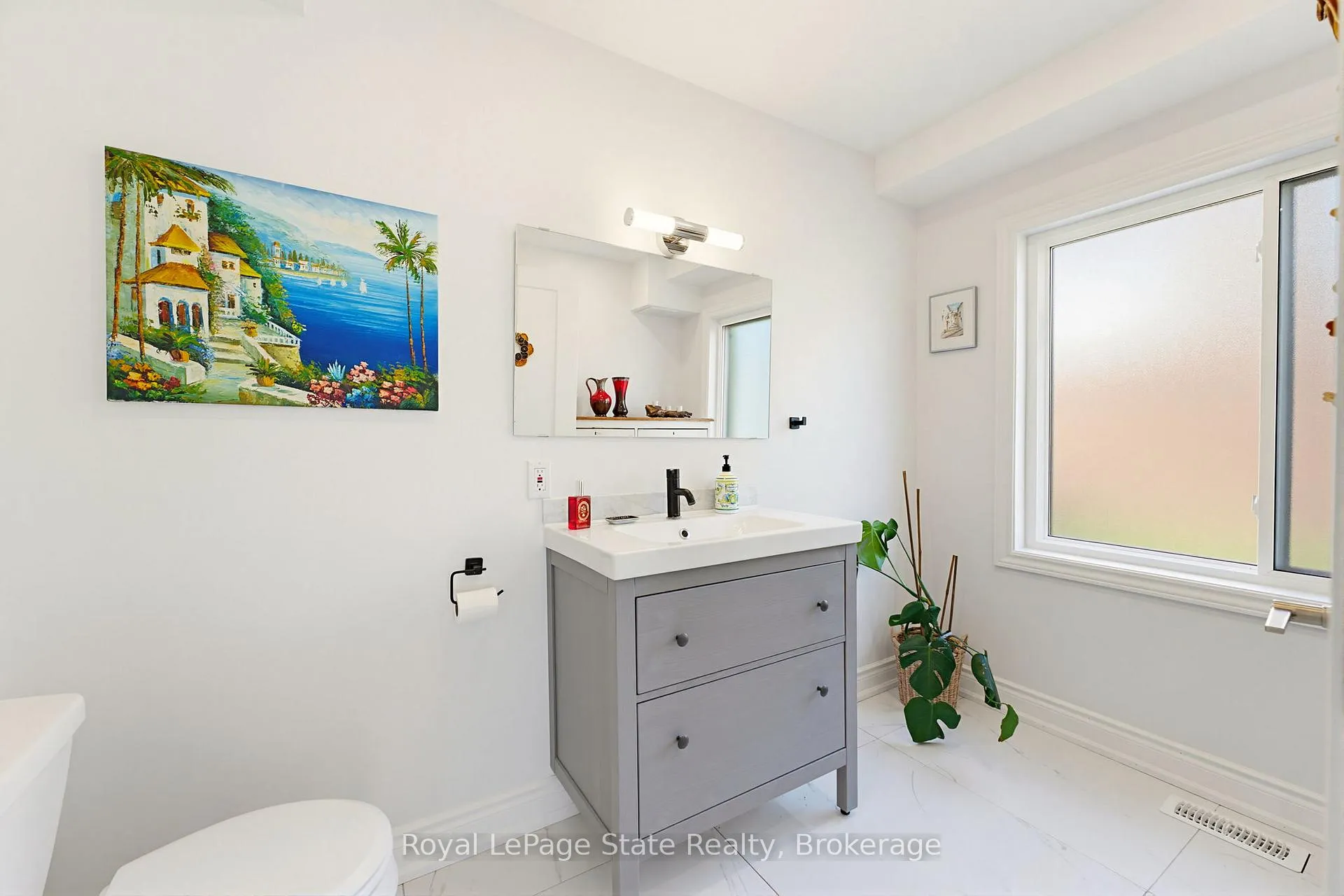 Photo 20 of 91 First Street N, Hamilton, Stoney Creek — HOMEH