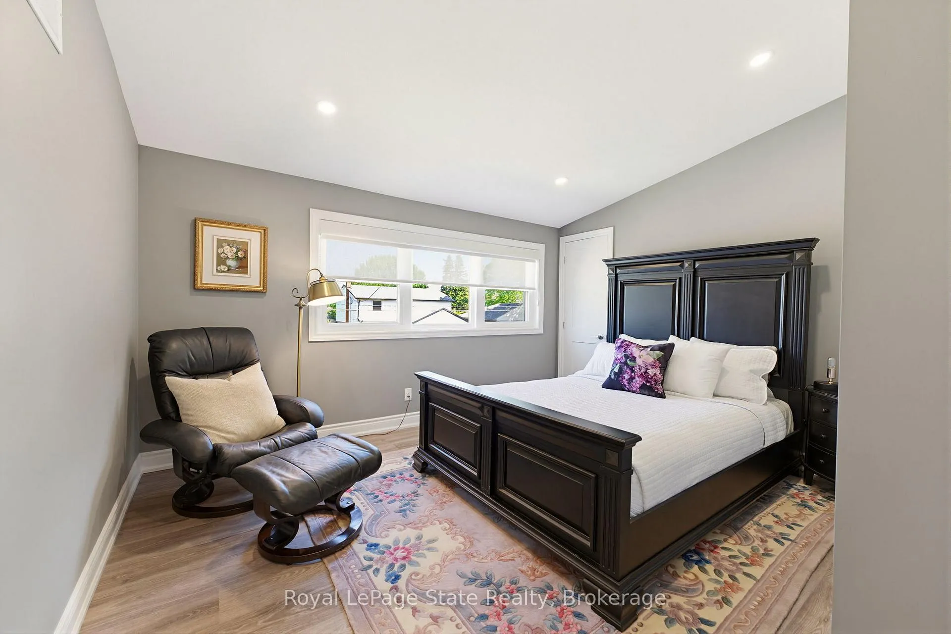 Photo 28 of 91 First Street N, Hamilton, Stoney Creek — HOMEH