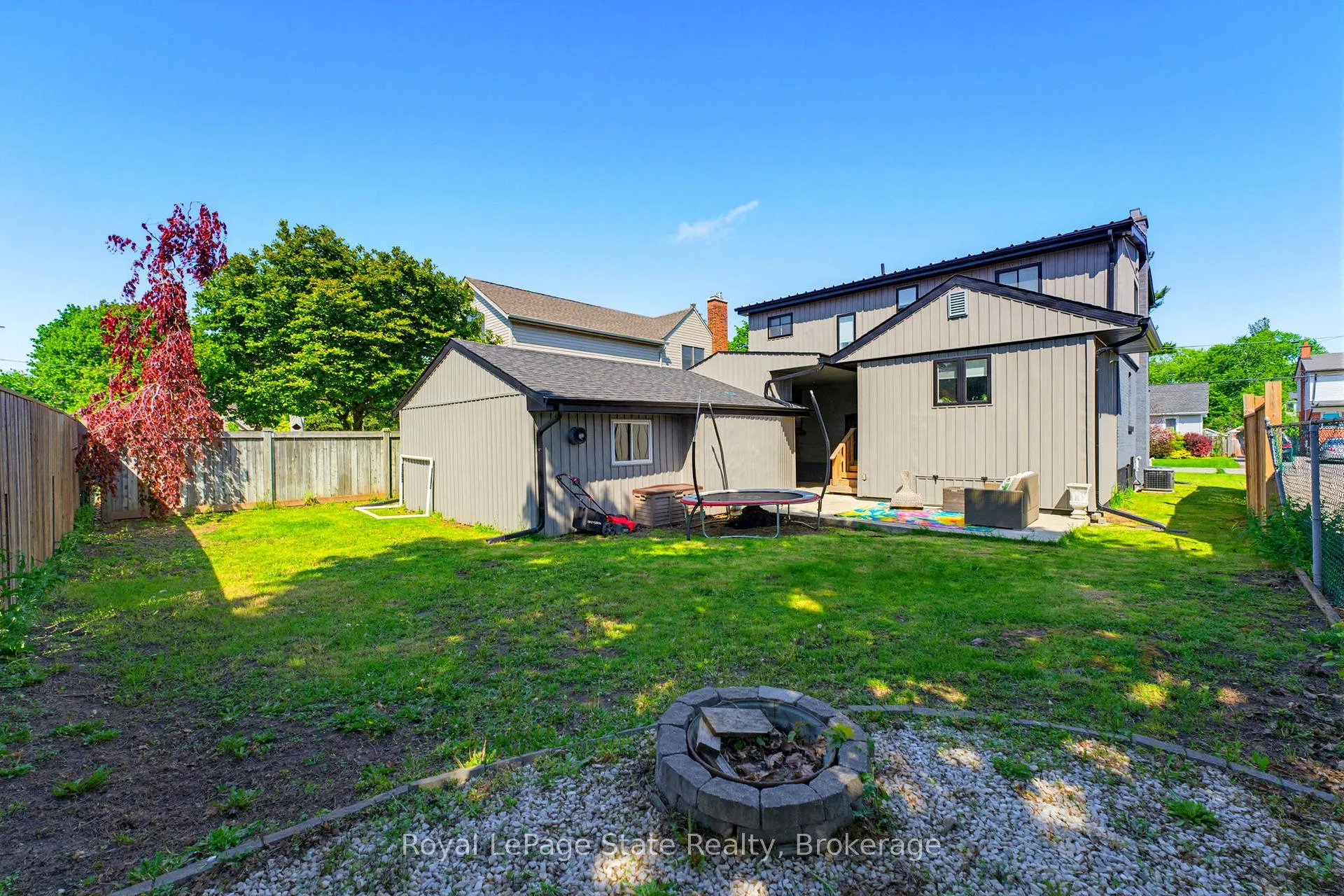 Photo 36 of 91 First Street N, Hamilton, Stoney Creek — HOMEH