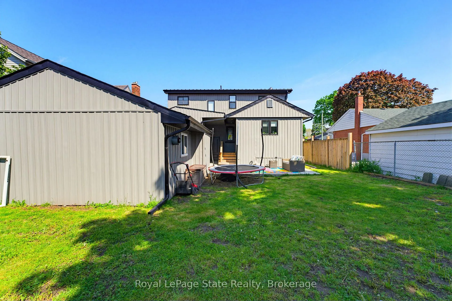 Photo 37 of 91 First Street N, Hamilton, Stoney Creek — HOMEH