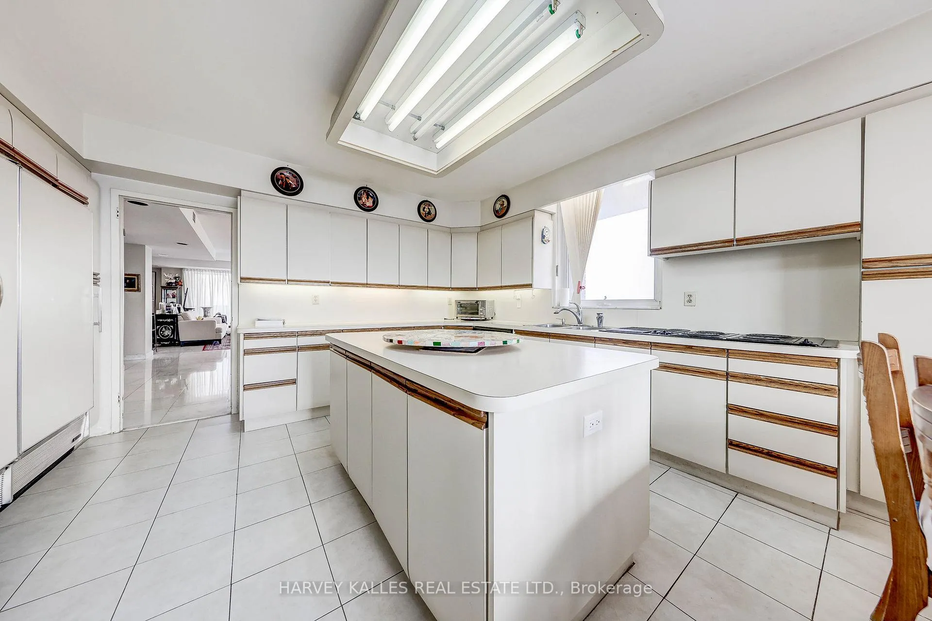 Photo 16 of Unit 1001, 2600 Bathurst Street, Toronto, Englemount-Lawrence — HOMEH