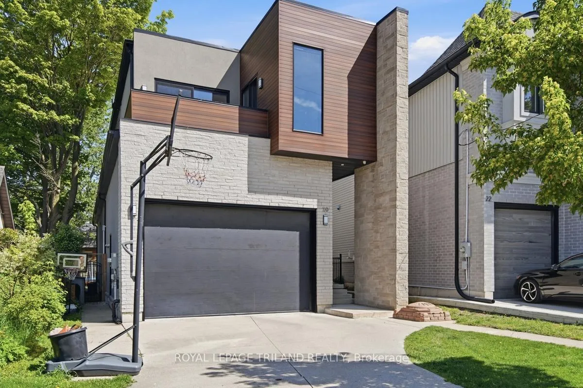 Front of 20 Garfield Avenue