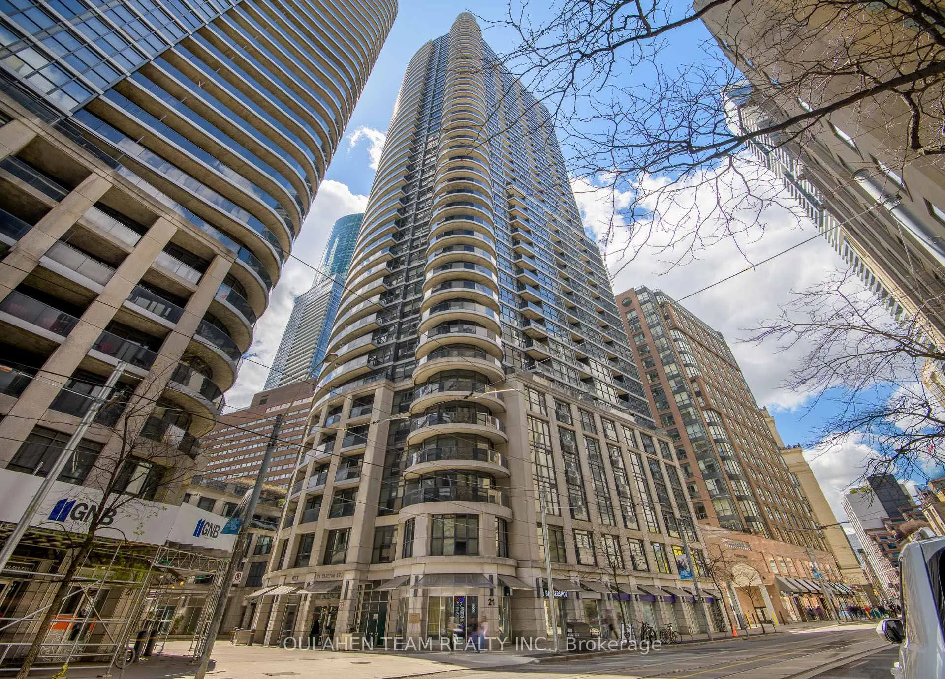 Front of Unit 1105, 21 Carlton Street