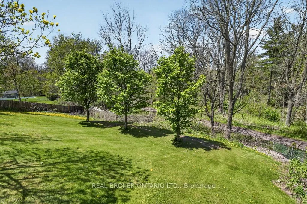 Photo 5 of 55 Sunrise Crescent, Hamilton, Dundas — HOMEH