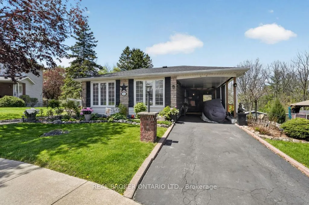 Photo 6 of 55 Sunrise Crescent, Hamilton, Dundas — HOMEH