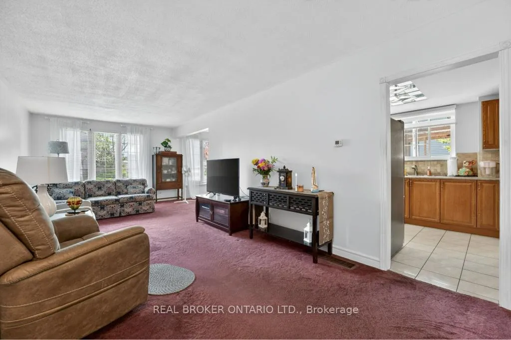 Photo 7 of 55 Sunrise Crescent, Hamilton, Dundas — HOMEH
