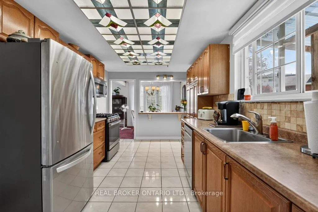 Photo 9 of 55 Sunrise Crescent, Hamilton, Dundas — HOMEH