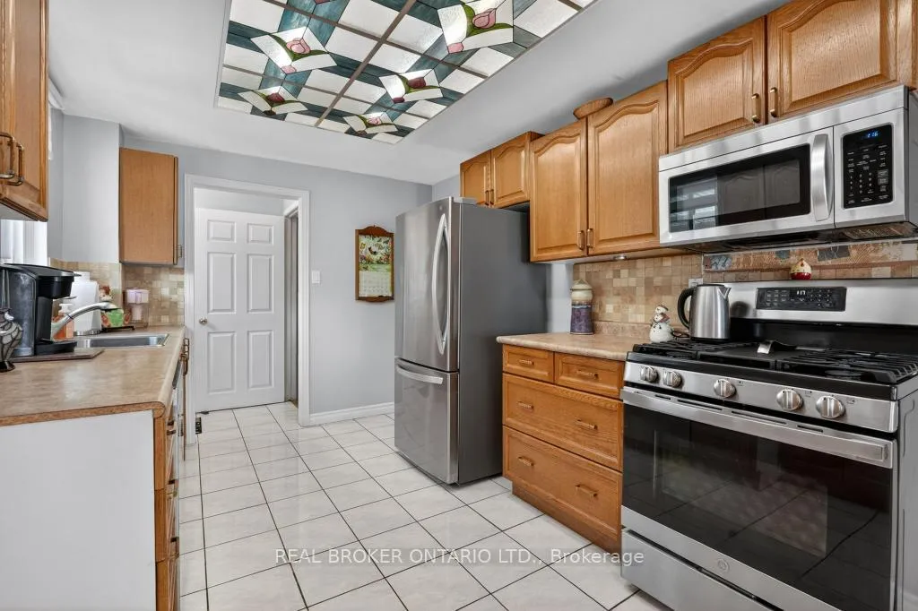 Photo 10 of 55 Sunrise Crescent, Hamilton, Dundas — HOMEH