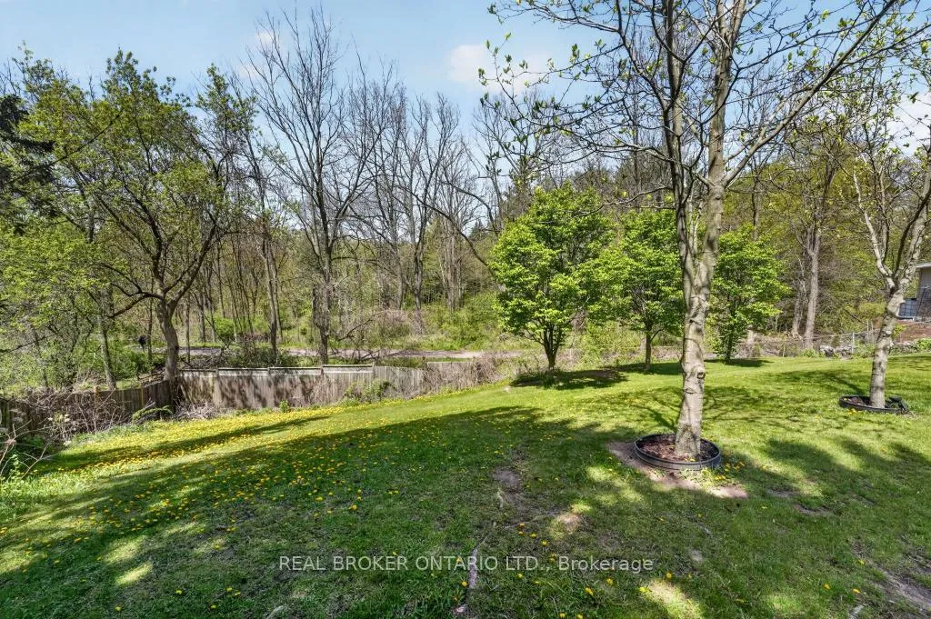 Photo 21 of 55 Sunrise Crescent, Hamilton, Dundas — HOMEH