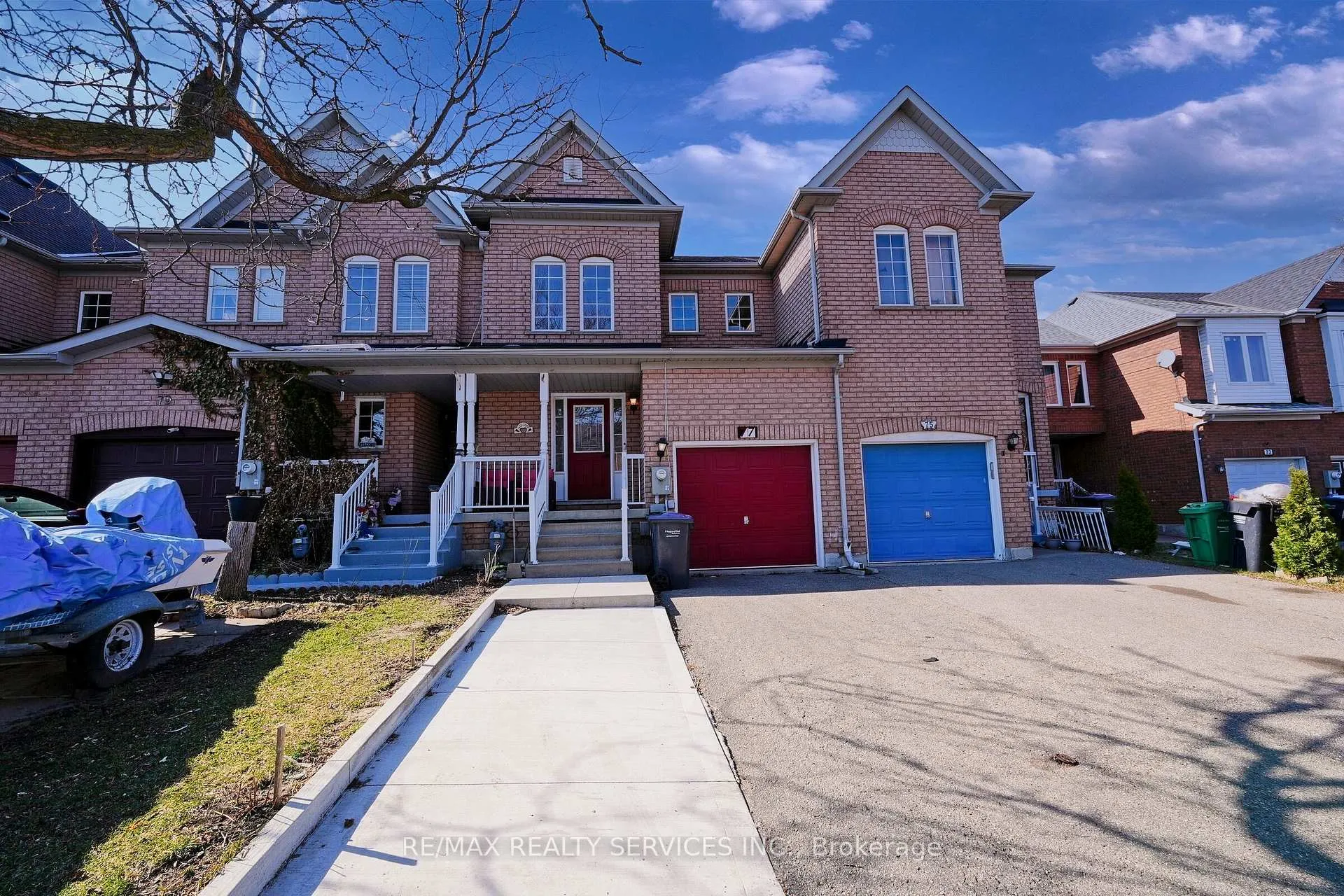 Photo 2 of 77 Monaco Court, Brampton, Fletcher's Meadow — HOMEH