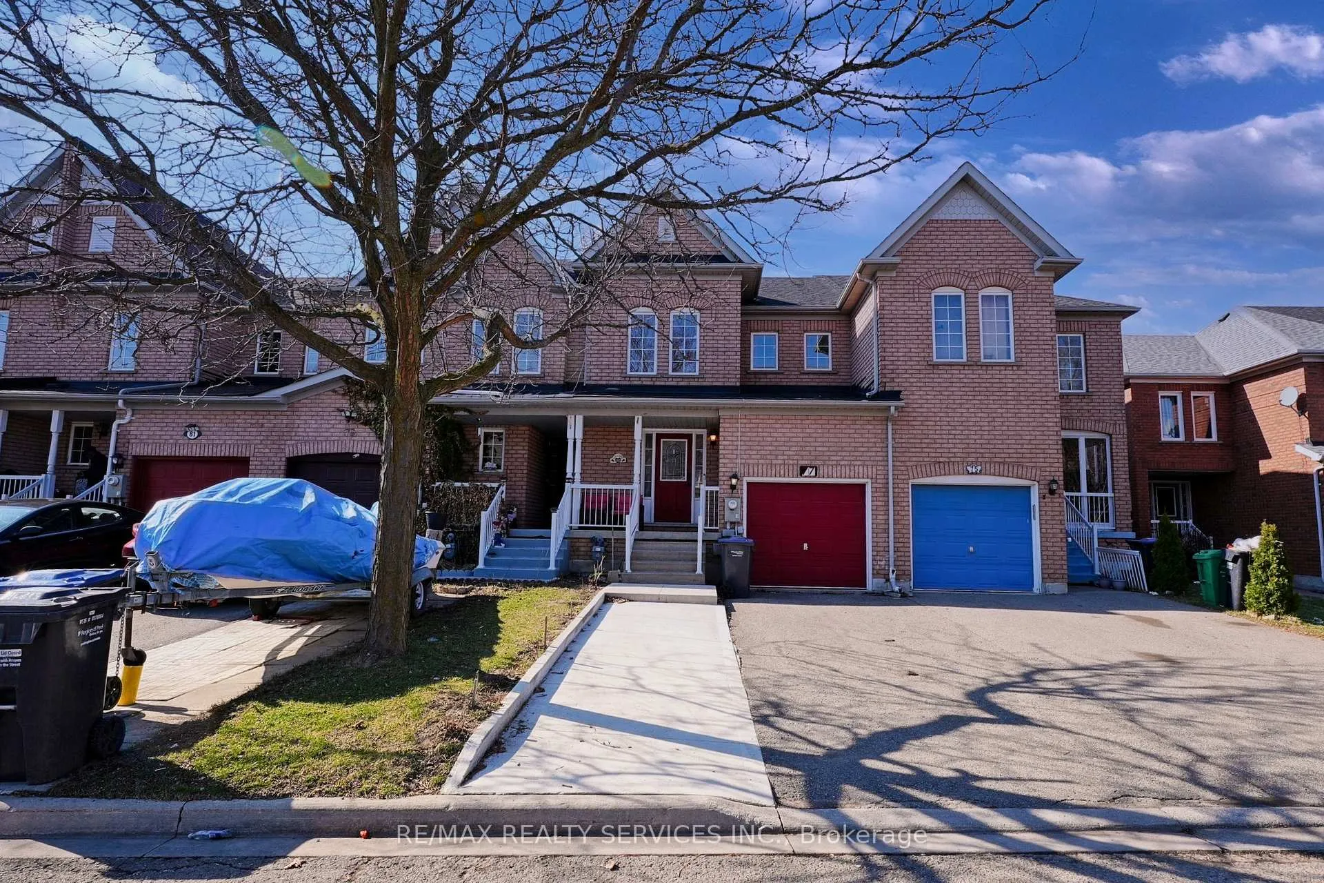 Photo 4 of 77 Monaco Court, Brampton, Fletcher's Meadow — HOMEH
