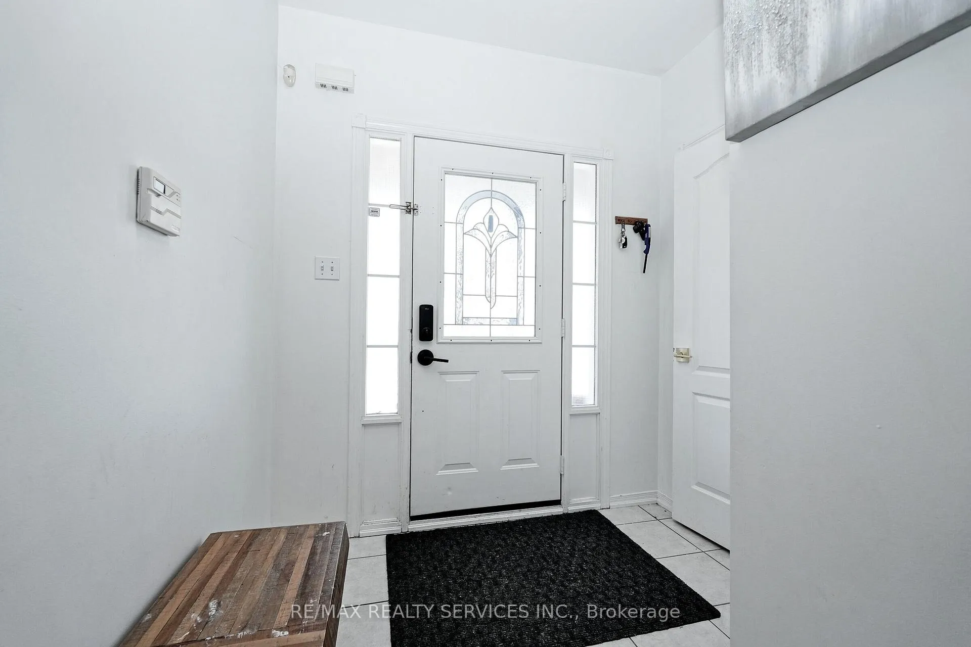 Photo 7 of 77 Monaco Court, Brampton, Fletcher's Meadow — HOMEH