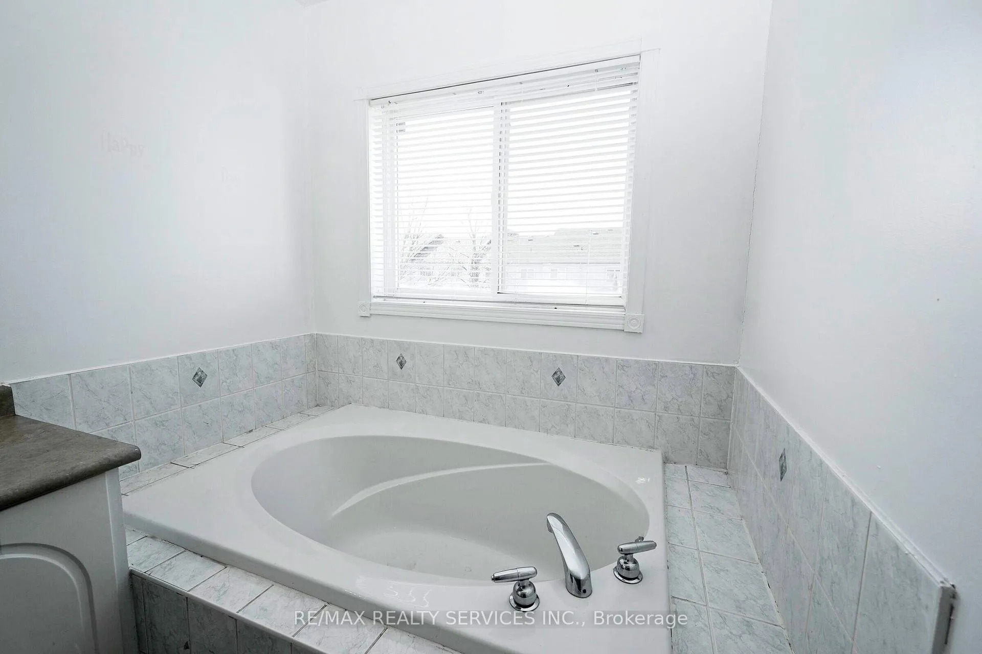 Photo 31 of 77 Monaco Court, Brampton, Fletcher's Meadow — HOMEH