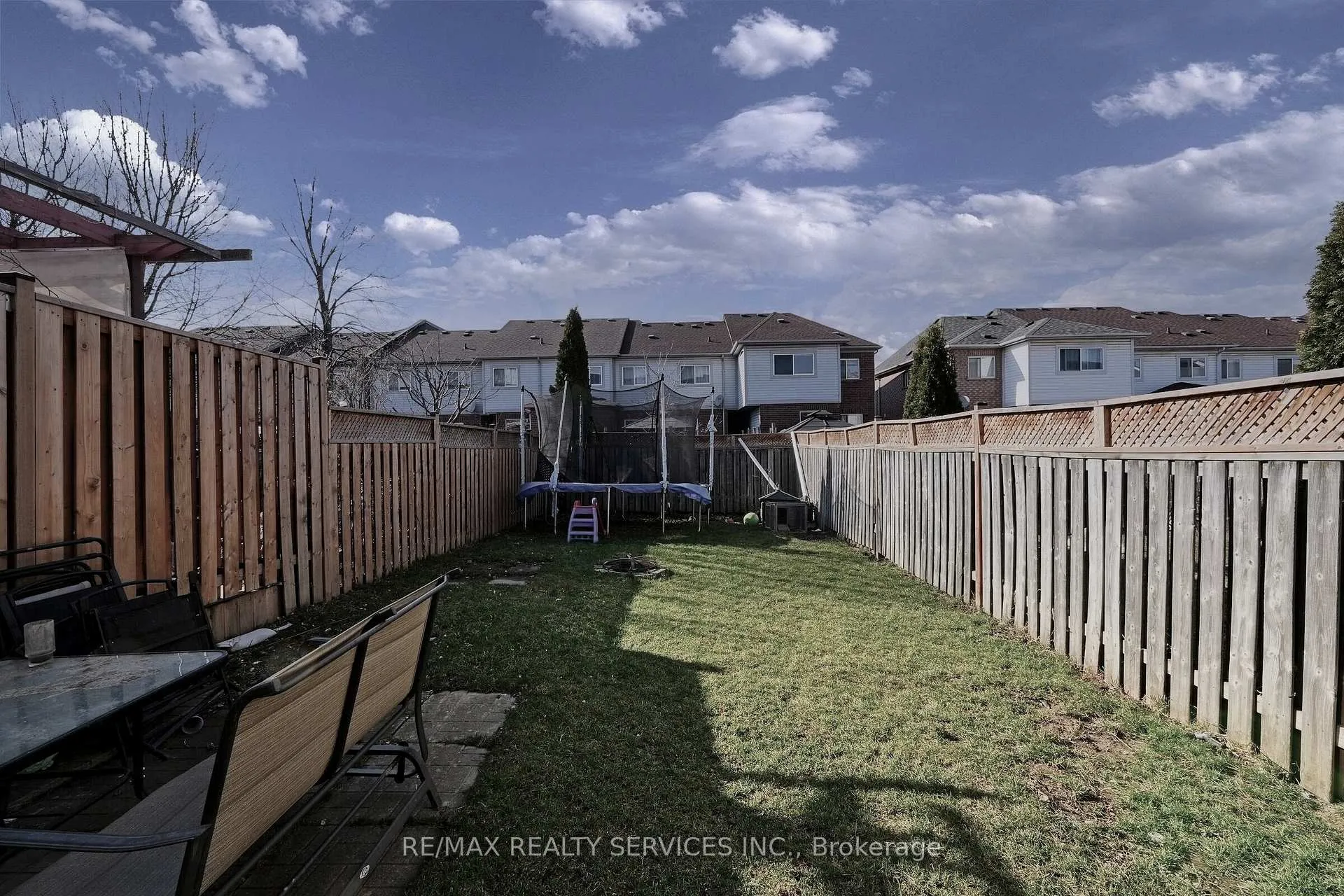 Photo 40 of 77 Monaco Court, Brampton, Fletcher's Meadow — HOMEH