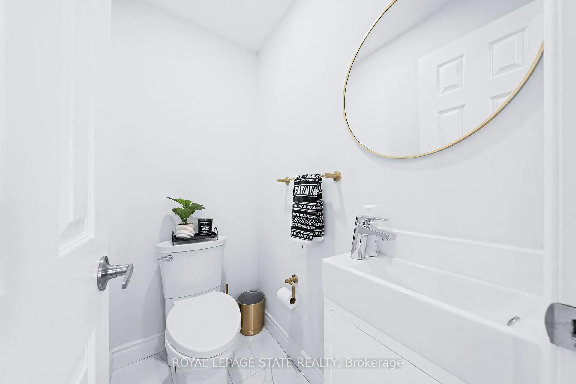 Photo 22 of 46 Novoco Drive, Hamilton, Gurnett — HOMEH