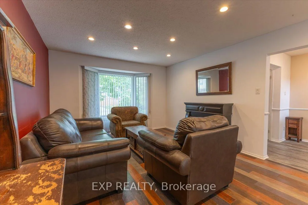 Photo 8 of 6383 Larmond Avenue, Ottawa, Chateauneuf — HOMEH