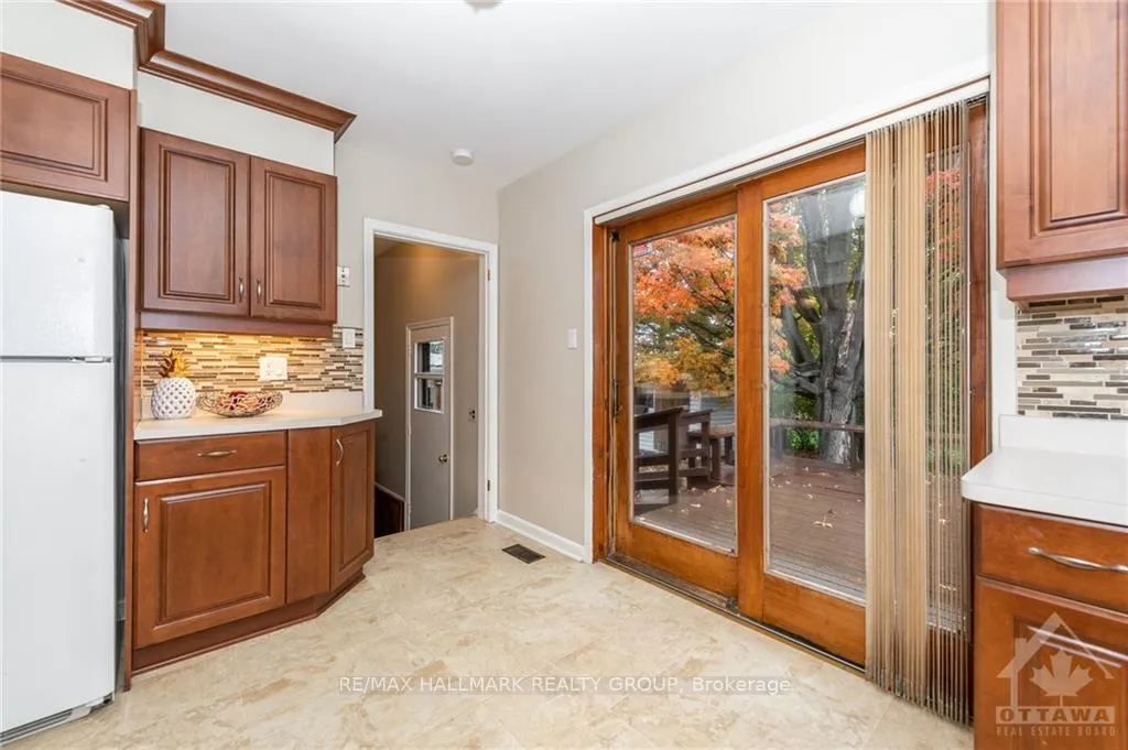 Photo 11 of Unit A, 1132 Cline Crescent, Ottawa, Bel Air Heights — HOMEH