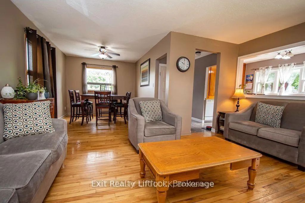 Photo 3 of 644 Hawley Street, Peterborough, Otonabee Ward 1 — HOMEH