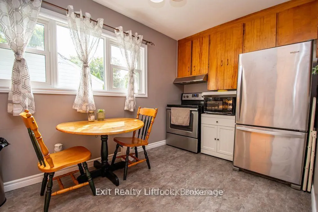 Photo 6 of 644 Hawley Street, Peterborough, Otonabee Ward 1 — HOMEH