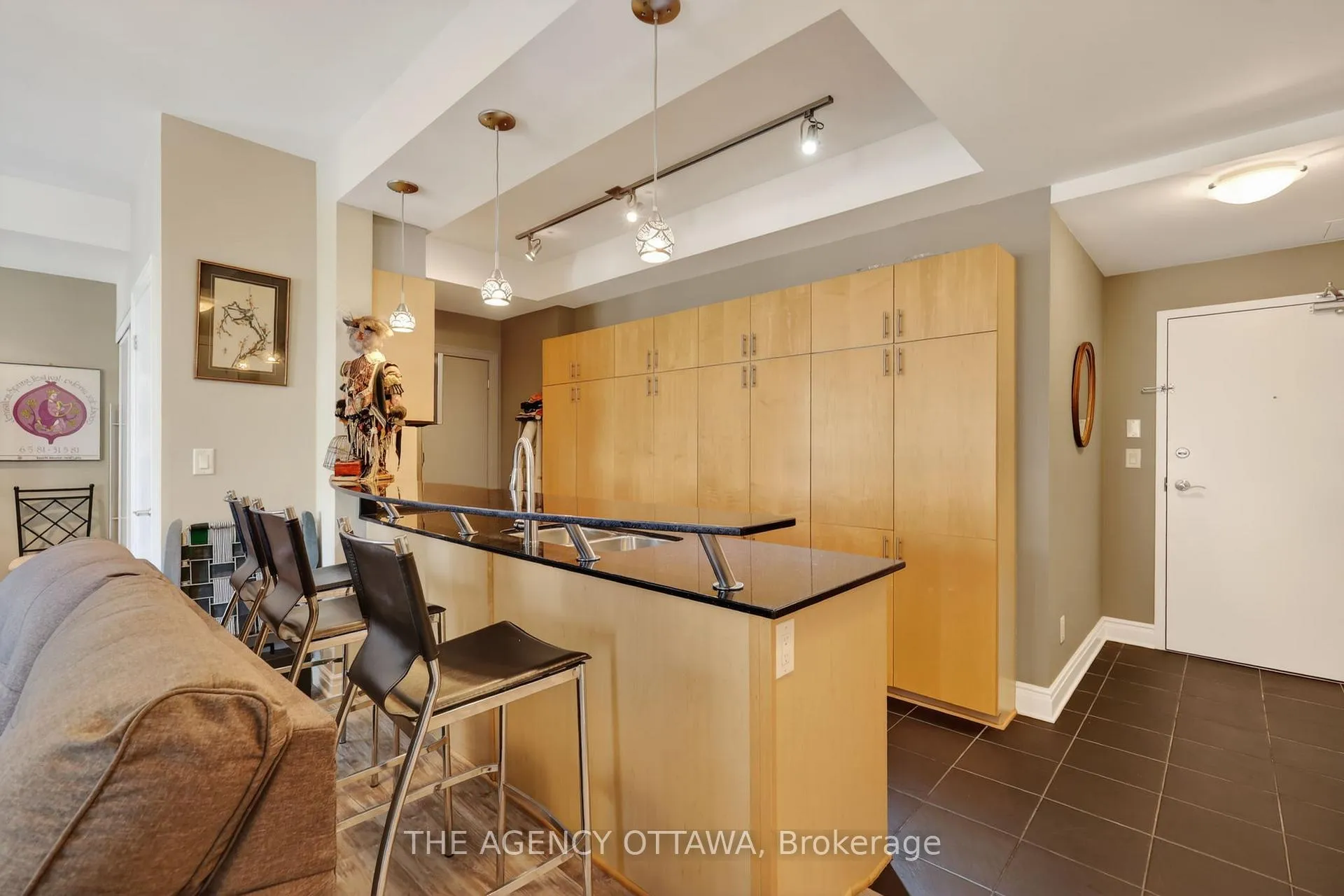Photo 5 of Unit 905, 85 Bronson Avenue, Ottawa, Ottawa Centre — HOMEH