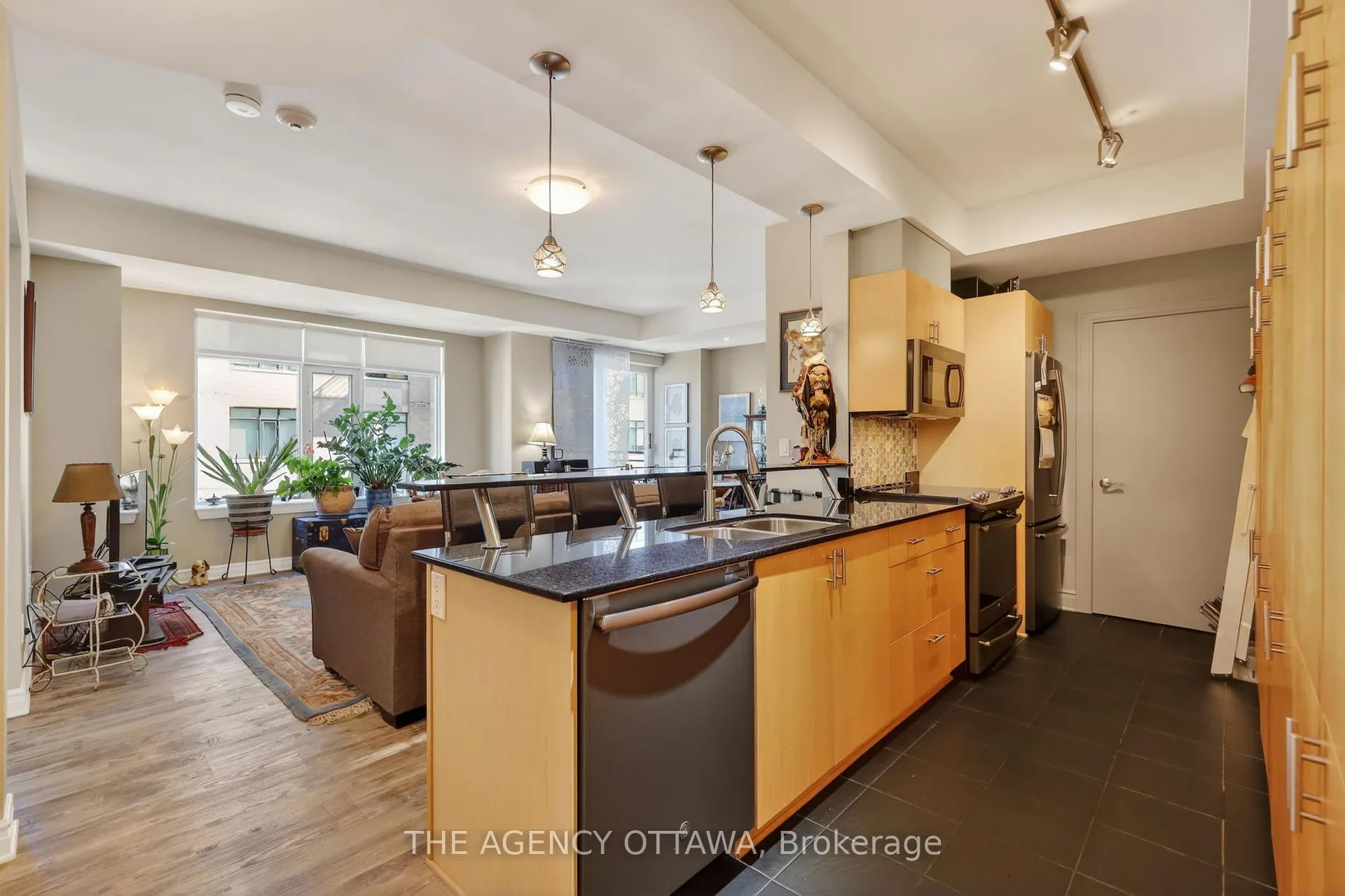 Photo 7 of Unit 905, 85 Bronson Avenue, Ottawa, Ottawa Centre — HOMEH
